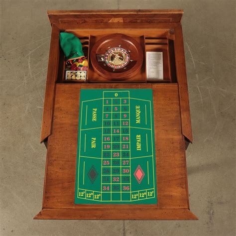 tavolo da gioco con roulette